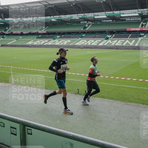 05.10.2025 - 20. swb-Marathon Bremen Michael Burmester http://msf.ph/oto/9277999 05.10.2025 12:58:02 Laufen im Stadion 90, 415, 820, 846, 963, 1317, 1491, 2158, 2234, 2240, 2304, 2648, 2662, 2821, 2893, 3373, 3396, 3573, 3591, 3602, 3798, 3969, 3977, 4089, 4102, 4287, 4389, 4401, 4446, 4496, 4709, 4747, 4821, 5100, 5149, 5163, 5214, 5313, 5562, 5645, 5728, 5917, 6161, 6317, 6326, 6372, 6525, 6534, 6535, 6675, 6676, 6999, 7053, 7588, 7731, 7813, 7911, 7940, 8091, 8113, 8128, 8328, 8379, 8576, 8801, 8827, 8964, 8993, 9112, 9151, 9983, 11658, 237, 246, 305, 613, 833, 1382, 2522, 3591 meine-sportfotos.de
