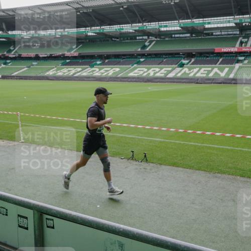 05.10.2025 - 20. swb-Marathon Bremen Michael Burmester http://msf.ph/oto/9278007 05.10.2025 12:58:05 Laufen im Stadion 90, 415, 846, 963, 1317, 1491, 2158, 2234, 2240, 2304, 2648, 2662, 2734, 2821, 2893, 3373, 3396, 3573, 3602, 3798, 3969, 3977, 4089, 4102, 4287, 4389, 4401, 4446, 4496, 4709, 4747, 5100, 5149, 5163, 5214, 5313, 5562, 5645, 5728, 5917, 6161, 6317, 6326, 6372, 6525, 6534, 6535, 6675, 6676, 6999, 7053, 7588, 7731, 7813, 7911, 7940, 7976, 8091, 8113, 8128, 8328, 8379, 8576, 8801, 8827, 8993, 9112, 9151, 9983, 11658, 237, 246, 305, 613, 820, 833, 1382, 2522, 3591 meine-sportfotos.de