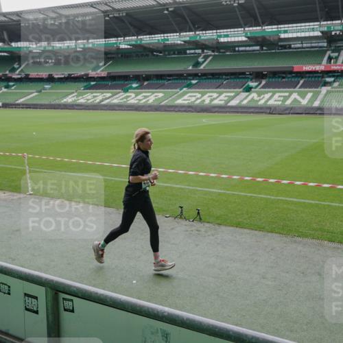 05.10.2025 - 20. swb-Marathon Bremen Michael Burmester http://msf.ph/oto/9278016 05.10.2025 12:58:06 Laufen im Stadion 90, 415, 846, 963, 1317, 1491, 2158, 2234, 2240, 2304, 2648, 2662, 2734, 2821, 2893, 3373, 3396, 3573, 3602, 3798, 3969, 3977, 4089, 4102, 4287, 4389, 4401, 4446, 4496, 4709, 4747, 5100, 5149, 5163, 5214, 5313, 5562, 5645, 5728, 5917, 6161, 6317, 6326, 6372, 6525, 6534, 6535, 6675, 6676, 6999, 7053, 7588, 7731, 7813, 7911, 7940, 7976, 8091, 8113, 8128, 8328, 8379, 8576, 8801, 8827, 8993, 9112, 9151, 9983, 11658, 237, 246, 305, 613, 820, 833, 1382, 2522, 3591 meine-sportfotos.de