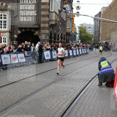 05.10.2025 - 20. swb-Marathon Bremen Yannick Fuchs http://msf.ph/oto/9278022 05.10.2025 12:40:32 Ziel 4 meine-sportfotos.de