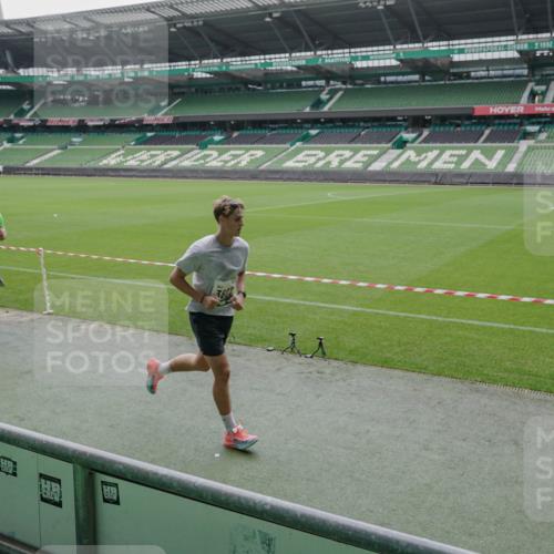 05.10.2025 - 20. swb-Marathon Bremen Michael Burmester http://msf.ph/oto/9278033 05.10.2025 12:58:10 Laufen im Stadion 90, 415, 846, 963, 1491, 1716, 2158, 2234, 2240, 2304, 2648, 2662, 2734, 2821, 2893, 3373, 3573, 3602, 3798, 3977, 4089, 4102, 4287, 4389, 4401, 4446, 4709, 4747, 5100, 5149, 5163, 5214, 5313, 5562, 5645, 5728, 5917, 6161, 6317, 6326, 6372, 6525, 6534, 6535, 6675, 6676, 6944, 6999, 7038, 7053, 7588, 7731, 7813, 7911, 7976, 8091, 8113, 8128, 8328, 8379, 8576, 8801, 8827, 8972, 8993, 9112, 9151, 9983, 11658, 237, 246, 305, 613, 820, 833, 1317, 1382, 2522, 3396, 3591 meine-sportfotos.de