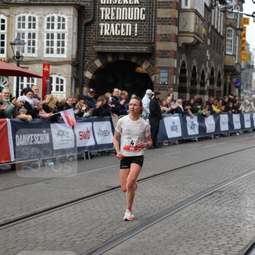 05.10.2025 - 20. swb-Marathon Bremen Yannick Fuchs http://msf.ph/oto/9278081 05.10.2025 12:40:34 Ziel 4 meine-sportfotos.de