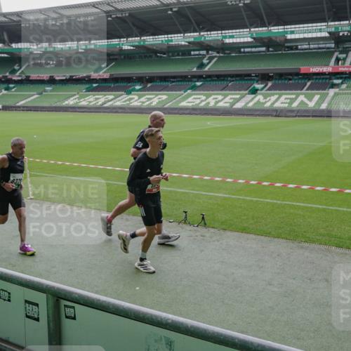 05.10.2025 - 20. swb-Marathon Bremen Michael Burmester http://msf.ph/oto/9278089 05.10.2025 12:58:18 Laufen im Stadion 90, 415, 726, 846, 963, 988, 1503, 1619, 1716, 2158, 2234, 2240, 2648, 2662, 2734, 2821, 2893, 2922, 3254, 3373, 3467, 3573, 3602, 3977, 4102, 4287, 4389, 4401, 4446, 4709, 4747, 5163, 5214, 5261, 5313, 5562, 5645, 5728, 5917, 6113, 6161, 6317, 6326, 6372, 6525, 6672, 6675, 6676, 6944, 6999, 7038, 7053, 7588, 7731, 7813, 7911, 7976, 8091, 8113, 8128, 8328, 8379, 8576, 8827, 8972, 8993, 9112, 9151, 11658, 237, 613, 820, 1317, 1491, 2304, 2522, 3396, 3591, 8128 meine-sportfotos.de