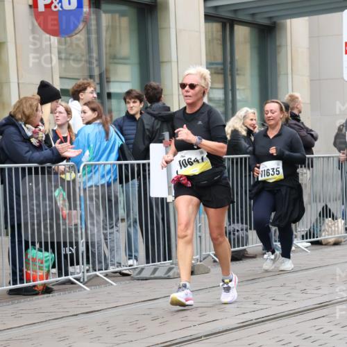 05.10.2025 - 20. swb-Marathon Bremen Strokosch-Dieckow http://msf.ph/oto/9278095 05.10.2025 11:14:41 Ziel 9303, 10496, 10647, 10984, 11107, 11293, 11345, 11448, 11607, 11635, 9303, 10496, 10647, 10984, 11107, 11293, 11345, 11448, 11607, 11635 meine-sportfotos.de