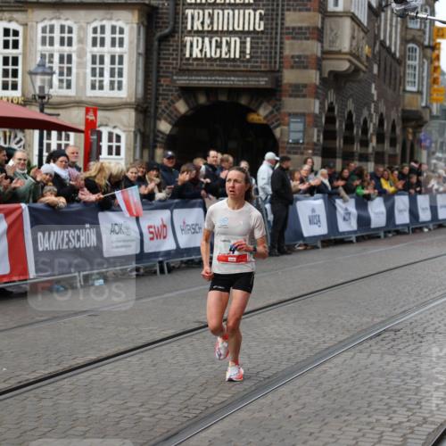 05.10.2025 - 20. swb-Marathon Bremen Yannick Fuchs http://msf.ph/oto/9278097 05.10.2025 12:40:34 Ziel 4 meine-sportfotos.de