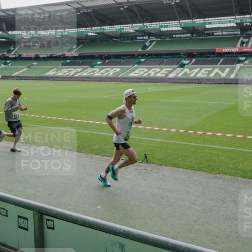 05.10.2025 - 20. swb-Marathon Bremen Michael Burmester http://msf.ph/oto/9278102 05.10.2025 12:58:21 Laufen im Stadion 90, 415, 726, 846, 963, 988, 1503, 1619, 1716, 2158, 2234, 2240, 2648, 2662, 2734, 2821, 2893, 2922, 3252, 3254, 3373, 3467, 3573, 3602, 3615, 3977, 4102, 4287, 4389, 4401, 4446, 4709, 4747, 4783, 5163, 5214, 5261, 5313, 5562, 5645, 5728, 5878, 5917, 6113, 6161, 6317, 6326, 6372, 6525, 6672, 6675, 6676, 6944, 6999, 7038, 7053, 7588, 7731, 7813, 7976, 8091, 8113, 8328, 8379, 8576, 8827, 8972, 9112, 9151, 11658, 237, 613, 820, 1317, 1491, 2304, 3396, 3591, 3977, 7911, 8128 meine-sportfotos.de