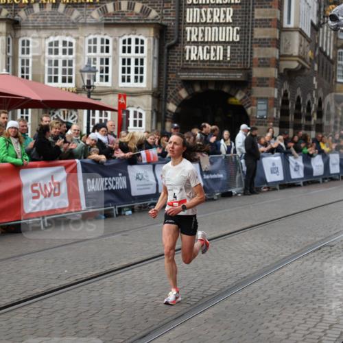 05.10.2025 - 20. swb-Marathon Bremen Yannick Fuchs http://msf.ph/oto/9278107 05.10.2025 12:40:34 Ziel 4 meine-sportfotos.de