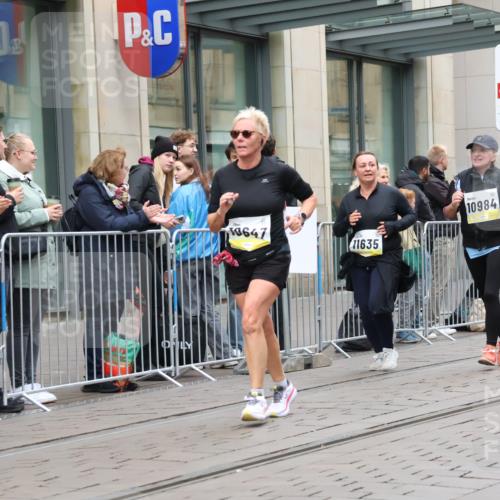 05.10.2025 - 20. swb-Marathon Bremen Strokosch-Dieckow http://msf.ph/oto/9278108 05.10.2025 11:14:41 Ziel 9303, 10496, 10647, 10984, 11107, 11293, 11345, 11448, 11607, 11635, 9303, 10496, 10647, 10984, 11107, 11293, 11345, 11448, 11607, 11635 meine-sportfotos.de