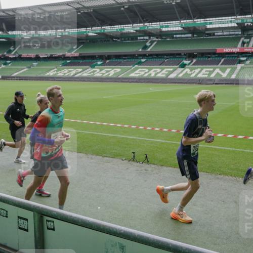 05.10.2025 - 20. swb-Marathon Bremen Michael Burmester http://msf.ph/oto/9278124 05.10.2025 12:58:22 Laufen im Stadion 90, 415, 726, 846, 963, 988, 1503, 1619, 1716, 2158, 2234, 2240, 2648, 2662, 2734, 2821, 2893, 2922, 3252, 3254, 3373, 3467, 3573, 3602, 3615, 4102, 4287, 4389, 4401, 4446, 4522, 4709, 4747, 4783, 5163, 5214, 5261, 5313, 5562, 5645, 5728, 5878, 5917, 6113, 6161, 6317, 6326, 6372, 6525, 6672, 6675, 6676, 6944, 6999, 7038, 7053, 7588, 7731, 7813, 7976, 8091, 8113, 8328, 8379, 8576, 8827, 8972, 9112, 9151, 820, 1317, 1491, 2304, 3396, 3591, 3977, 7731, 7911, 8128 meine-sportfotos.de