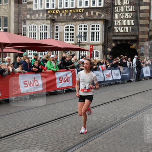 05.10.2025 - 20. swb-Marathon Bremen Yannick Fuchs http://msf.ph/oto/9278135 05.10.2025 12:40:34 Ziel 4 meine-sportfotos.de