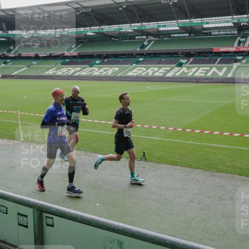 05.10.2025 - 20. swb-Marathon Bremen Michael Burmester http://msf.ph/oto/9278143 05.10.2025 12:58:25 Laufen im Stadion 90, 415, 726, 846, 963, 988, 1503, 1619, 1716, 2158, 2234, 2240, 2648, 2662, 2734, 2821, 2893, 2922, 3252, 3254, 3373, 3467, 3573, 3602, 3615, 4102, 4287, 4389, 4401, 4446, 4522, 4709, 4747, 4783, 5163, 5214, 5261, 5313, 5562, 5645, 5728, 5878, 5917, 6113, 6161, 6317, 6326, 6525, 6672, 6675, 6676, 6944, 6999, 7038, 7053, 7588, 7813, 7976, 8091, 8113, 8328, 8379, 8576, 8827, 8972, 9112, 9151, 1317, 1491, 2234, 2304, 3396, 3977, 7731, 7911, 8128 meine-sportfotos.de
