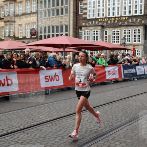 05.10.2025 - 20. swb-Marathon Bremen Yannick Fuchs http://msf.ph/oto/9278167 05.10.2025 12:40:35 Ziel 4 meine-sportfotos.de
