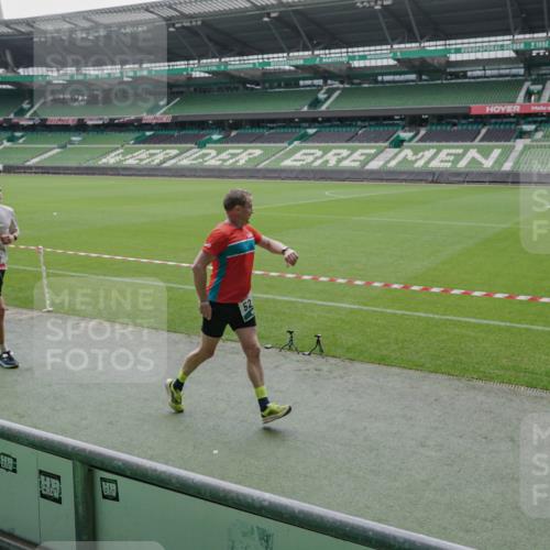05.10.2025 - 20. swb-Marathon Bremen Michael Burmester http://msf.ph/oto/9278168 05.10.2025 12:58:27 Laufen im Stadion 90, 415, 726, 846, 963, 988, 1503, 1619, 1716, 2158, 2240, 2648, 2662, 2734, 2821, 2893, 2922, 3252, 3254, 3373, 3467, 3573, 3602, 3615, 3791, 4102, 4287, 4389, 4401, 4446, 4522, 4709, 4747, 4783, 5163, 5214, 5261, 5313, 5562, 5645, 5728, 5878, 5917, 6007, 6113, 6161, 6317, 6326, 6525, 6672, 6675, 6676, 6944, 6999, 7038, 7053, 7588, 7813, 7976, 8091, 8113, 8328, 8379, 8576, 8827, 8972, 9112, 9151, 415, 1317, 1491, 2234, 2304, 3396, 3977, 7731, 7911, 8128 meine-sportfotos.de
