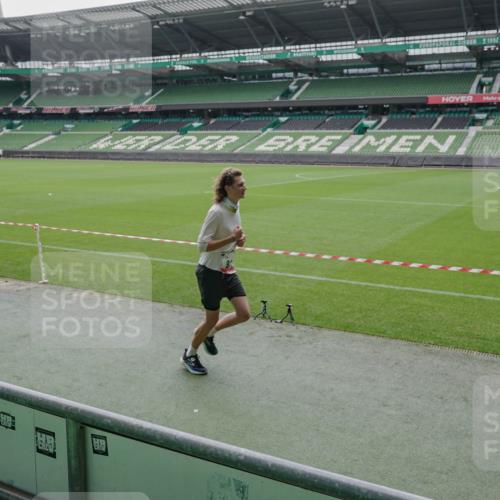 05.10.2025 - 20. swb-Marathon Bremen Michael Burmester http://msf.ph/oto/9278177 05.10.2025 12:58:28 Laufen im Stadion 90, 726, 846, 963, 988, 1503, 1619, 1716, 2158, 2240, 2496, 2648, 2662, 2734, 2821, 2893, 2922, 3252, 3254, 3373, 3467, 3573, 3602, 3615, 3791, 4102, 4287, 4389, 4401, 4446, 4522, 4709, 4747, 4783, 5163, 5214, 5261, 5313, 5562, 5645, 5728, 5878, 5917, 6007, 6113, 6161, 6317, 6326, 6525, 6672, 6675, 6676, 6944, 6999, 7038, 7053, 7588, 7813, 7976, 8091, 8113, 8328, 8379, 8539, 8576, 8827, 8972, 9112, 9151, 415, 1491, 2234, 2240, 2304, 3396, 3977, 7731, 7911, 8128 meine-sportfotos.de