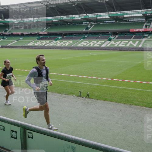 05.10.2025 - 20. swb-Marathon Bremen Michael Burmester http://msf.ph/oto/9278184 05.10.2025 12:58:32 Laufen im Stadion 90, 586, 726, 846, 963, 988, 1229, 1503, 1619, 1716, 2158, 2496, 2648, 2662, 2734, 2821, 2893, 2922, 3252, 3254, 3373, 3467, 3573, 3602, 3615, 3791, 4095, 4287, 4389, 4446, 4522, 4709, 4747, 4783, 5163, 5214, 5261, 5313, 5562, 5728, 5808, 5878, 5917, 6007, 6113, 6161, 6317, 6326, 6672, 6675, 6676, 6944, 6999, 7038, 7053, 7588, 7813, 7976, 8091, 8113, 8328, 8379, 8539, 8576, 8827, 8972, 9112, 9151, 415, 1491, 2234, 2240, 2304, 2662, 3977, 4102, 7731, 7911, 8128 meine-sportfotos.de