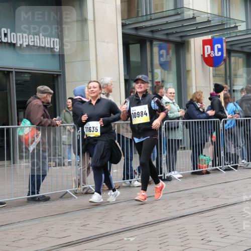 05.10.2025 - 20. swb-Marathon Bremen Strokosch-Dieckow http://msf.ph/oto/9278191 05.10.2025 11:14:44 Ziel 9303, 10496, 10647, 10984, 11107, 11293, 11345, 11607, 11635, 9303, 10496, 10647, 10984, 11107, 11293, 11345, 11607, 11635 meine-sportfotos.de