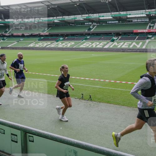 05.10.2025 - 20. swb-Marathon Bremen Michael Burmester http://msf.ph/oto/9278195 05.10.2025 12:58:33 Laufen im Stadion 90, 586, 726, 846, 963, 988, 1229, 1503, 1619, 1716, 2158, 2496, 2648, 2734, 2821, 2893, 2922, 3252, 3254, 3373, 3467, 3573, 3602, 3615, 3791, 4095, 4287, 4389, 4446, 4522, 4709, 4747, 4783, 5163, 5214, 5261, 5313, 5562, 5728, 5808, 5878, 5917, 6007, 6113, 6161, 6317, 6326, 6672, 6675, 6676, 6944, 6999, 7038, 7053, 7588, 7813, 7976, 8091, 8113, 8328, 8379, 8539, 8576, 8827, 8972, 9112, 9151, 415, 1491, 2234, 2240, 2304, 2662, 3977, 4102, 7731, 7911, 8128 meine-sportfotos.de
