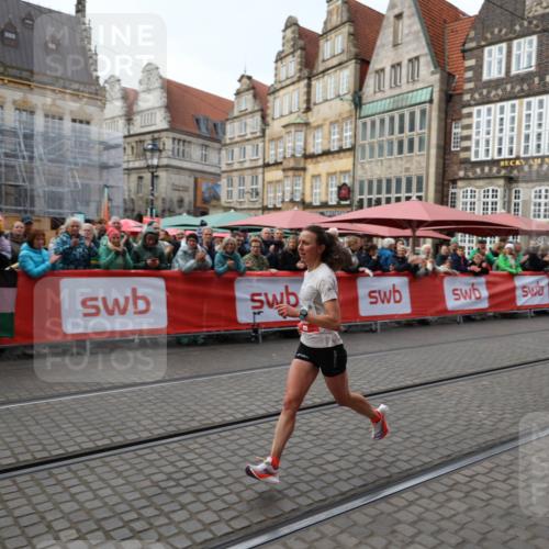 05.10.2025 - 20. swb-Marathon Bremen Yannick Fuchs http://msf.ph/oto/9278199 05.10.2025 12:40:35 Ziel 4 meine-sportfotos.de
