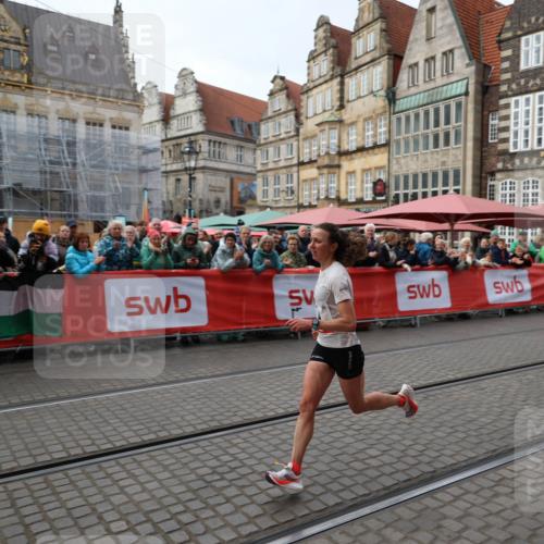 05.10.2025 - 20. swb-Marathon Bremen Yannick Fuchs http://msf.ph/oto/9278211 05.10.2025 12:40:35 Ziel 4 meine-sportfotos.de