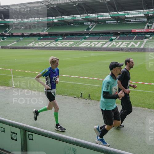05.10.2025 - 20. swb-Marathon Bremen Michael Burmester http://msf.ph/oto/9278217 05.10.2025 12:58:35 Laufen im Stadion 90, 586, 726, 846, 963, 988, 1229, 1503, 1619, 1716, 2158, 2496, 2648, 2734, 2821, 2893, 2922, 3252, 3254, 3373, 3467, 3573, 3602, 3615, 3791, 4095, 4113, 4389, 4446, 4522, 4709, 4747, 4783, 5163, 5214, 5261, 5313, 5722, 5728, 5808, 5878, 5917, 6007, 6113, 6161, 6317, 6326, 6561, 6672, 6675, 6676, 6944, 7038, 7053, 7588, 7813, 7976, 8091, 8113, 8328, 8379, 8539, 8576, 8827, 8972, 9112, 9151, 415, 1491, 2234, 2240, 2304, 2662, 3977, 4102, 7731, 7911, 8128 meine-sportfotos.de