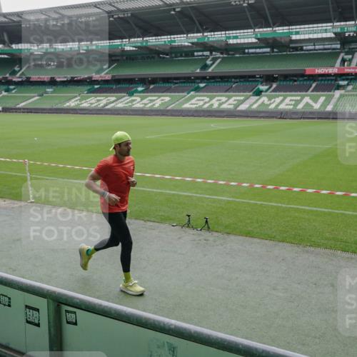 05.10.2025 - 20. swb-Marathon Bremen Michael Burmester http://msf.ph/oto/9278224 05.10.2025 12:58:37 Laufen im Stadion 90, 586, 726, 846, 963, 988, 1229, 1503, 1619, 1716, 2158, 2496, 2648, 2734, 2821, 2893, 2922, 3252, 3254, 3373, 3467, 3573, 3602, 3615, 3791, 4095, 4113, 4389, 4446, 4522, 4709, 4783, 5163, 5214, 5261, 5313, 5722, 5808, 5878, 5917, 6007, 6113, 6161, 6326, 6561, 6672, 6675, 6676, 6944, 7038, 7588, 7813, 7976, 8091, 8113, 8328, 8379, 8539, 8576, 8827, 8972, 9112, 9151, 415, 2234, 2240, 2304, 2662, 3977, 4102, 7731, 7911, 8128 meine-sportfotos.de