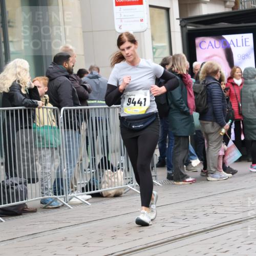 05.10.2025 - 20. swb-Marathon Bremen Strokosch-Dieckow http://msf.ph/oto/9278249 05.10.2025 11:14:47 Ziel 9643, 10496, 10647, 10984, 11107, 11293, 11345, 11607, 11635, 9643, 10496, 10647, 10984, 11107, 11293, 11345, 11607, 11635 meine-sportfotos.de