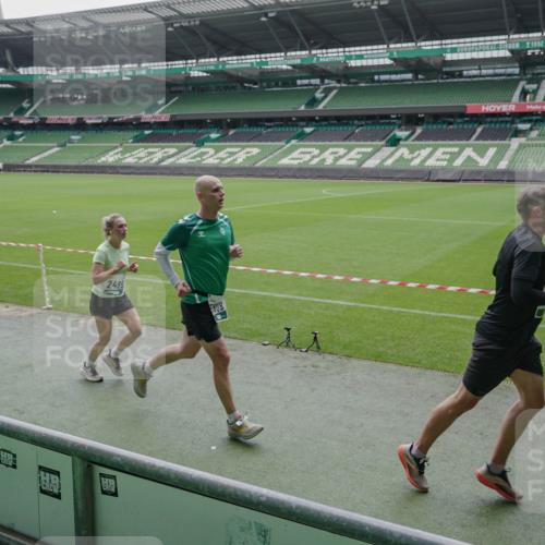 05.10.2025 - 20. swb-Marathon Bremen Michael Burmester http://msf.ph/oto/9278288 05.10.2025 12:58:45 Laufen im Stadion 90, 219, 586, 667, 726, 846, 963, 988, 1229, 1503, 1619, 1716, 2158, 2496, 2734, 2797, 2821, 2922, 3141, 3252, 3254, 3373, 3467, 3573, 3602, 3615, 3791, 4095, 4113, 4389, 4446, 4522, 4709, 4783, 4909, 4967, 5123, 5163, 5214, 5261, 5313, 5530, 5584, 5722, 5808, 5878, 5891, 5917, 6007, 6113, 6326, 6561, 6624, 6672, 6675, 6676, 6882, 6944, 7038, 7169, 7185, 7311, 7312, 7550, 7813, 7976, 8247, 8328, 8355, 8379, 8539, 8576, 8972, 9112, 415, 2234, 2240, 2648, 2662, 2893, 4102, 5313 meine-sportfotos.de