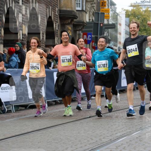 05.10.2025 - 20. swb-Marathon Bremen Strokosch-Dieckow http://msf.ph/oto/9278291 05.10.2025 11:13:40 Ziel 9242, 9899, 10040, 10364, 10433, 10574, 10705, 10707, 10957, 11060, 11068, 11264, 11385 meine-sportfotos.de