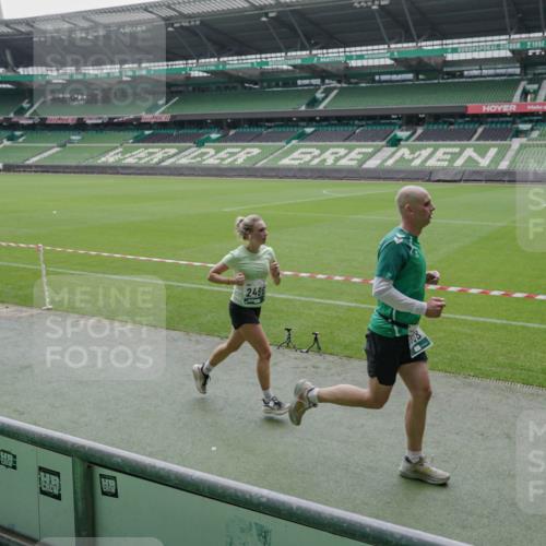 05.10.2025 - 20. swb-Marathon Bremen Michael Burmester http://msf.ph/oto/9278301 05.10.2025 12:58:45 Laufen im Stadion 90, 219, 586, 667, 726, 846, 963, 988, 1229, 1503, 1619, 1716, 2158, 2496, 2734, 2797, 2821, 2922, 3141, 3252, 3254, 3373, 3467, 3573, 3602, 3615, 3791, 4095, 4113, 4389, 4446, 4522, 4709, 4783, 4909, 4967, 5123, 5163, 5214, 5261, 5313, 5530, 5584, 5722, 5808, 5878, 5891, 5917, 6007, 6113, 6326, 6561, 6624, 6672, 6675, 6676, 6882, 6944, 7038, 7169, 7185, 7311, 7312, 7550, 7813, 7976, 8247, 8328, 8355, 8379, 8539, 8576, 8972, 9112, 415, 2234, 2240, 2648, 2662, 2893, 4102, 5313 meine-sportfotos.de