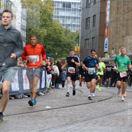 05.10.2025 - 20. swb-Marathon Bremen Strokosch-Dieckow http://msf.ph/oto/9278312 05.10.2025 13:05:45 Ziel 609, 852, 1307, 1790, 2013, 2988, 4255, 4353, 4962, 5599 meine-sportfotos.de