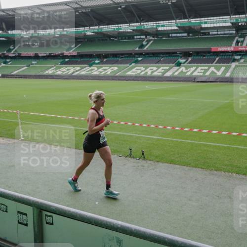 05.10.2025 - 20. swb-Marathon Bremen Michael Burmester http://msf.ph/oto/9278319 05.10.2025 12:58:49 Laufen im Stadion 90, 219, 586, 667, 726, 846, 963, 988, 1229, 1503, 1619, 1716, 1843, 2158, 2496, 2734, 2797, 2821, 2922, 2941, 3141, 3252, 3254, 3373, 3467, 3573, 3602, 3615, 3791, 4095, 4113, 4446, 4522, 4709, 4783, 4909, 4967, 5123, 5214, 5261, 5530, 5584, 5722, 5808, 5878, 5891, 5917, 6007, 6113, 6561, 6624, 6672, 6675, 6676, 6882, 6944, 7038, 7169, 7185, 7311, 7312, 7550, 7813, 7976, 8247, 8328, 8355, 8379, 8539, 8576, 8972, 9024, 9112, 846, 2158, 2648, 2662, 2893, 4102, 4389, 5313 meine-sportfotos.de