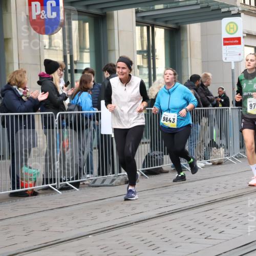 05.10.2025 - 20. swb-Marathon Bremen Strokosch-Dieckow http://msf.ph/oto/9278321 05.10.2025 11:14:55 Ziel 9441, 9643, 9767, 9768, 9959, 10647, 10976, 10984, 11107, 11293, 11635, 9441, 9643, 9767, 9768, 9959, 10647, 10976, 10984, 11107, 11293, 11635 meine-sportfotos.de