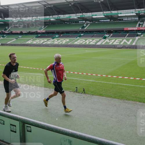 05.10.2025 - 20. swb-Marathon Bremen Michael Burmester http://msf.ph/oto/9278337 05.10.2025 12:58:52 Laufen im Stadion 90, 219, 586, 667, 726, 963, 988, 1229, 1503, 1619, 1716, 1843, 1854, 2496, 2734, 2797, 2821, 2922, 2941, 3141, 3252, 3254, 3373, 3467, 3573, 3602, 3615, 3791, 4095, 4113, 4522, 4709, 4783, 4827, 4909, 4967, 5123, 5214, 5261, 5530, 5584, 5722, 5808, 5878, 5891, 5917, 6007, 6113, 6561, 6624, 6672, 6675, 6676, 6882, 6944, 7038, 7169, 7185, 7311, 7312, 7550, 7813, 7976, 8214, 8247, 8328, 8355, 8379, 8539, 8972, 9024, 9112, 846, 2158, 2648, 2662, 2893, 4389, 4446, 5313 meine-sportfotos.de