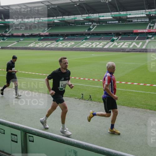 05.10.2025 - 20. swb-Marathon Bremen Michael Burmester http://msf.ph/oto/9278348 05.10.2025 12:58:52 Laufen im Stadion 90, 219, 586, 667, 726, 963, 988, 1229, 1503, 1619, 1716, 1843, 1854, 2496, 2734, 2797, 2821, 2922, 2941, 3141, 3252, 3254, 3373, 3467, 3573, 3602, 3615, 3791, 4095, 4113, 4522, 4709, 4783, 4827, 4909, 4967, 5123, 5214, 5261, 5530, 5584, 5722, 5808, 5878, 5891, 5917, 6007, 6113, 6561, 6624, 6672, 6675, 6676, 6882, 6944, 7038, 7169, 7185, 7311, 7312, 7550, 7813, 7976, 8214, 8247, 8328, 8355, 8379, 8539, 8972, 9024, 9112, 846, 2158, 2648, 2662, 2893, 4389, 4446, 5313 meine-sportfotos.de