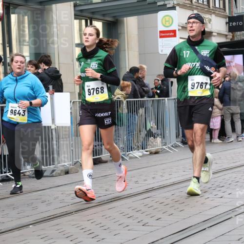 05.10.2025 - 20. swb-Marathon Bremen Strokosch-Dieckow http://msf.ph/oto/9278368 05.10.2025 11:14:56 Ziel 9441, 9643, 9767, 9768, 9959, 10647, 10976, 10984, 11107, 11293, 11635, 9441, 9643, 9767, 9768, 9959, 10647, 10976, 10984, 11107, 11293, 11635 meine-sportfotos.de