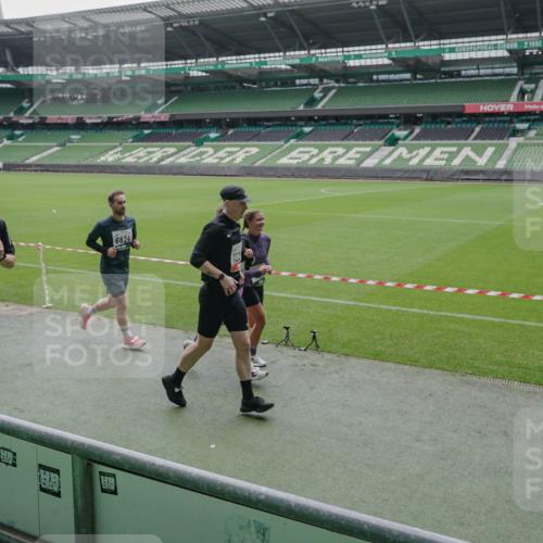 05.10.2025 - 20. swb-Marathon Bremen Michael Burmester http://msf.ph/oto/9278370 05.10.2025 12:58:55 Laufen im Stadion 90, 219, 586, 667, 726, 988, 1229, 1503, 1516, 1619, 1716, 1843, 1854, 2496, 2734, 2797, 2821, 2922, 2941, 3141, 3252, 3254, 3467, 3573, 3602, 3615, 3791, 4095, 4113, 4522, 4709, 4783, 4827, 4909, 4967, 5123, 5214, 5261, 5530, 5584, 5722, 5808, 5878, 5891, 6007, 6030, 6113, 6374, 6561, 6624, 6672, 6675, 6676, 6882, 6944, 7038, 7169, 7185, 7262, 7311, 7312, 7550, 7813, 7976, 8214, 8247, 8355, 8379, 8539, 8972, 9024, 9112, 90, 846, 2158, 2648, 2893, 4389, 4446, 5313 meine-sportfotos.de