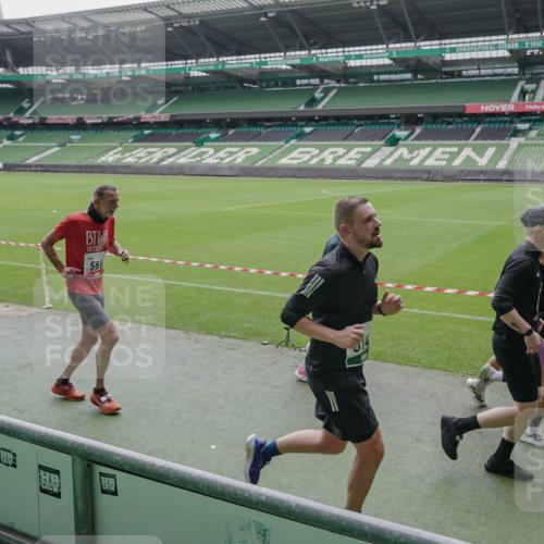 05.10.2025 - 20. swb-Marathon Bremen Michael Burmester http://msf.ph/oto/9278375 05.10.2025 12:58:55 Laufen im Stadion 90, 219, 586, 667, 726, 988, 1229, 1503, 1516, 1619, 1716, 1843, 1854, 2496, 2734, 2797, 2821, 2922, 2941, 3141, 3252, 3254, 3467, 3573, 3602, 3615, 3791, 4095, 4113, 4522, 4709, 4783, 4827, 4909, 4967, 5123, 5214, 5261, 5530, 5584, 5722, 5808, 5878, 5891, 6007, 6030, 6113, 6374, 6561, 6624, 6672, 6675, 6676, 6882, 6944, 7038, 7169, 7185, 7262, 7311, 7312, 7550, 7813, 7976, 8214, 8247, 8355, 8379, 8539, 8972, 9024, 9112, 90, 846, 2158, 2648, 2893, 4389, 4446, 5313 meine-sportfotos.de