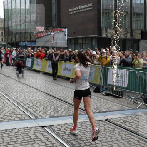 05.10.2025 - 20. swb-Marathon Bremen Yannick Fuchs http://msf.ph/oto/9278376 05.10.2025 12:40:37 Ziel 4 meine-sportfotos.de