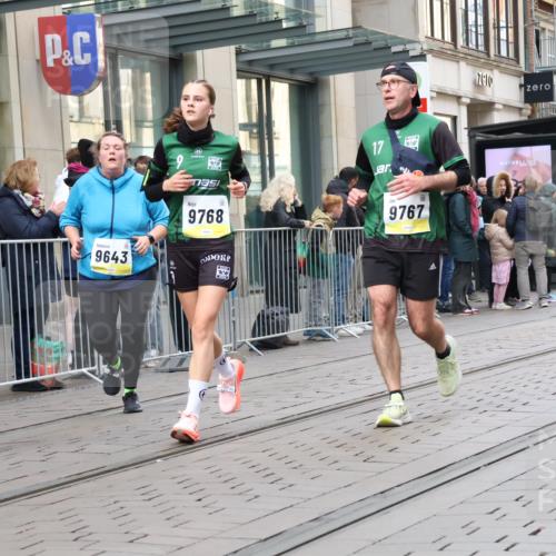 05.10.2025 - 20. swb-Marathon Bremen Strokosch-Dieckow http://msf.ph/oto/9278381 05.10.2025 11:14:57 Ziel 9441, 9643, 9767, 9768, 9959, 10647, 10976, 10984, 11107, 11293, 11635, 9441, 9643, 9767, 9768, 9959, 10647, 10976, 10984, 11107, 11293, 11635 meine-sportfotos.de