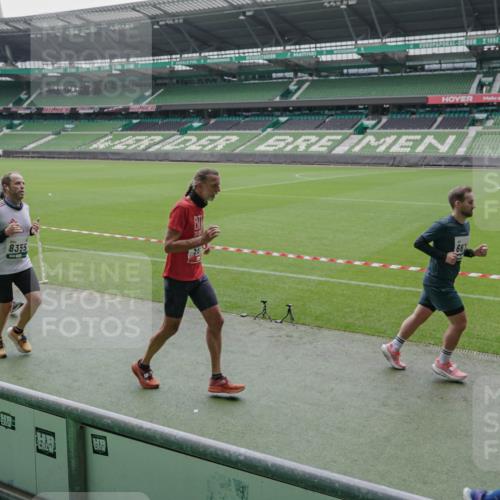 05.10.2025 - 20. swb-Marathon Bremen Michael Burmester http://msf.ph/oto/9278387 05.10.2025 12:58:56 Laufen im Stadion 219, 586, 667, 726, 988, 1229, 1503, 1516, 1619, 1716, 1843, 1854, 2496, 2663, 2734, 2797, 2922, 2941, 3141, 3252, 3254, 3467, 3573, 3615, 3791, 4095, 4113, 4486, 4522, 4709, 4783, 4827, 4909, 4967, 5123, 5214, 5261, 5530, 5584, 5722, 5808, 5878, 5891, 6007, 6030, 6113, 6374, 6561, 6624, 6672, 6675, 6676, 6882, 6944, 7038, 7169, 7185, 7262, 7311, 7312, 7550, 7813, 7976, 8214, 8247, 8355, 8379, 8539, 8972, 9024, 9112, 10526, 90, 846, 2158, 2648, 2893, 4389, 4446, 5313 meine-sportfotos.de