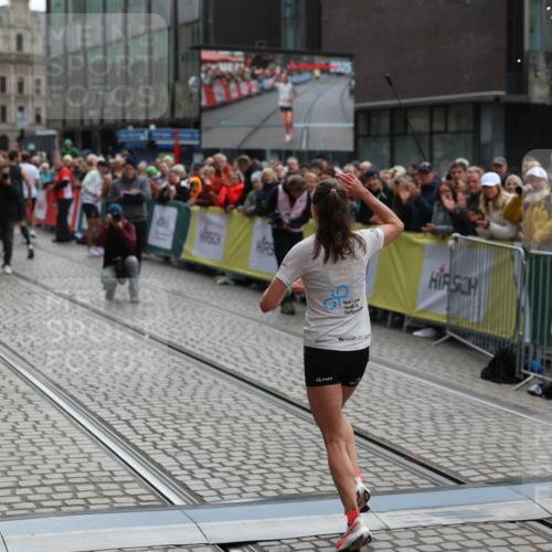 05.10.2025 - 20. swb-Marathon Bremen Yannick Fuchs http://msf.ph/oto/9278398 05.10.2025 12:40:37 Ziel 4 meine-sportfotos.de