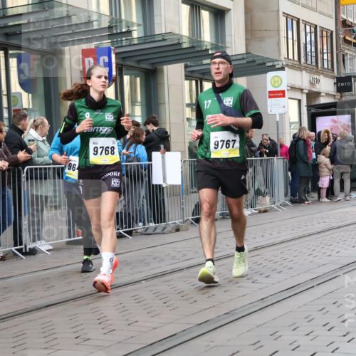 05.10.2025 - 20. swb-Marathon Bremen Strokosch-Dieckow http://msf.ph/oto/9278411 05.10.2025 11:14:58 Ziel 8844, 9441, 9643, 9767, 9768, 9959, 10647, 10976, 10984, 11293, 11635, 8844, 9441, 9643, 9767, 9768, 9959, 10647, 10976, 10984, 11293, 11635 meine-sportfotos.de