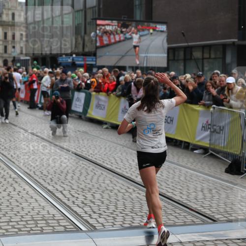 05.10.2025 - 20. swb-Marathon Bremen Yannick Fuchs http://msf.ph/oto/9278412 05.10.2025 12:40:37 Ziel 4 meine-sportfotos.de