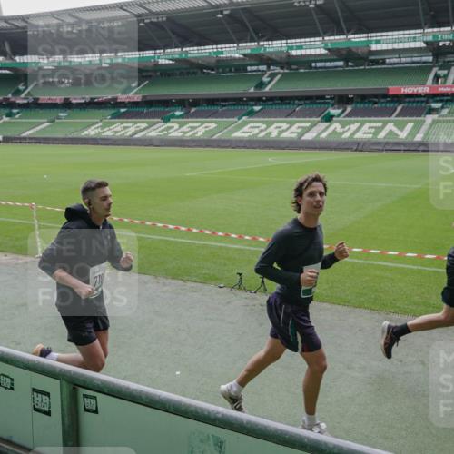05.10.2025 - 20. swb-Marathon Bremen Michael Burmester http://msf.ph/oto/9278420 05.10.2025 12:58:59 Laufen im Stadion 219, 586, 667, 726, 988, 1229, 1503, 1516, 1598, 1619, 1711, 1716, 1843, 1854, 2496, 2663, 2734, 2797, 2922, 2941, 3141, 3252, 3254, 3467, 3615, 3747, 3791, 4095, 4113, 4486, 4522, 4783, 4827, 4909, 4967, 5123, 5214, 5261, 5530, 5584, 5722, 5808, 5878, 5891, 6007, 6030, 6113, 6374, 6561, 6624, 6672, 6675, 6882, 6944, 7038, 7169, 7185, 7262, 7311, 7312, 7550, 7976, 8097, 8214, 8247, 8355, 8379, 8539, 8972, 9024, 9112, 10526, 90, 846, 2158, 2648, 2893, 4389, 4446, 5313 meine-sportfotos.de