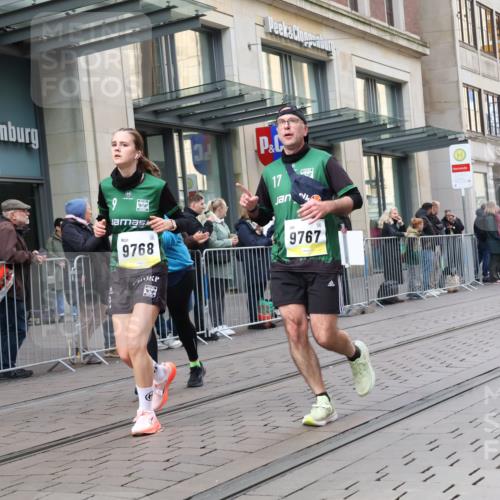 05.10.2025 - 20. swb-Marathon Bremen Strokosch-Dieckow http://msf.ph/oto/9278441 05.10.2025 11:14:59 Ziel 8844, 9441, 9643, 9767, 9768, 9959, 10647, 10976, 10984, 11112, 11113, 11293, 11635, 8844, 9441, 9643, 9767, 9768, 9959, 10647, 10976, 10984, 11112, 11113, 11293, 11635 meine-sportfotos.de