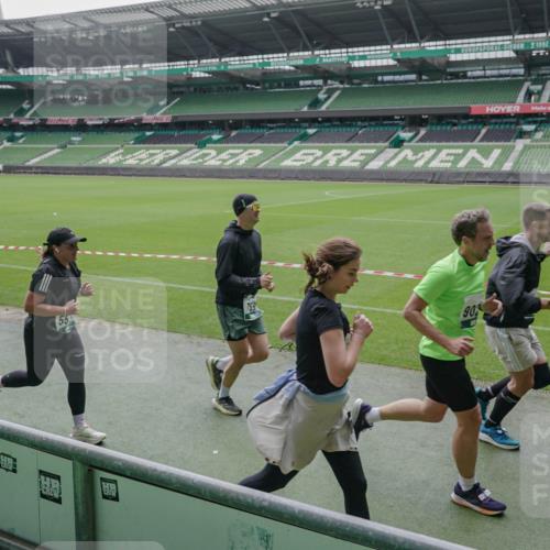 05.10.2025 - 20. swb-Marathon Bremen Michael Burmester http://msf.ph/oto/9278447 05.10.2025 12:59:02 Laufen im Stadion 27, 219, 586, 667, 726, 807, 988, 1043, 1229, 1503, 1516, 1598, 1619, 1711, 1716, 1843, 1854, 2496, 2663, 2734, 2797, 2922, 2941, 3141, 3252, 3254, 3467, 3615, 3747, 3791, 4095, 4113, 4486, 4522, 4783, 4827, 4909, 4967, 5123, 5261, 5530, 5584, 5722, 5808, 5878, 5891, 6007, 6030, 6113, 6374, 6561, 6624, 6672, 6882, 6944, 7038, 7169, 7185, 7201, 7262, 7311, 7312, 7511, 7550, 7976, 8097, 8214, 8247, 8355, 8485, 8539, 8972, 9024, 10526, 90, 846, 2158, 2648, 2893, 4389, 4446, 5313 meine-sportfotos.de