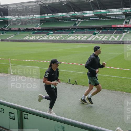 05.10.2025 - 20. swb-Marathon Bremen Michael Burmester http://msf.ph/oto/9278457 05.10.2025 12:59:02 Laufen im Stadion 27, 219, 586, 667, 726, 807, 988, 1043, 1229, 1503, 1516, 1598, 1619, 1711, 1716, 1843, 1854, 2496, 2663, 2734, 2797, 2922, 2941, 3141, 3252, 3254, 3467, 3615, 3747, 3791, 4095, 4113, 4486, 4522, 4783, 4827, 4909, 4967, 5123, 5261, 5530, 5584, 5722, 5808, 5878, 5891, 6007, 6030, 6113, 6374, 6561, 6624, 6672, 6882, 6944, 7038, 7169, 7185, 7201, 7262, 7311, 7312, 7511, 7550, 7976, 8097, 8214, 8247, 8355, 8485, 8539, 8972, 9024, 10526, 90, 846, 2158, 2648, 2893, 4389, 4446, 5313 meine-sportfotos.de