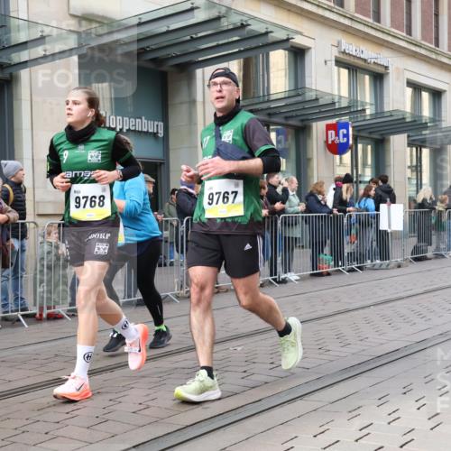 05.10.2025 - 20. swb-Marathon Bremen Strokosch-Dieckow http://msf.ph/oto/9278468 05.10.2025 11:14:59 Ziel 8844, 9441, 9643, 9767, 9768, 9959, 10647, 10976, 10984, 11112, 11113, 11293, 11635, 8844, 9441, 9643, 9767, 9768, 9959, 10647, 10976, 10984, 11112, 11113, 11293, 11635 meine-sportfotos.de