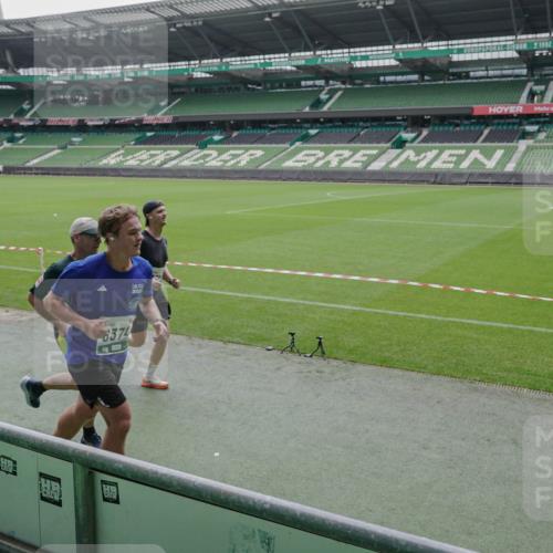 05.10.2025 - 20. swb-Marathon Bremen Michael Burmester http://msf.ph/oto/9278478 05.10.2025 12:59:06 Laufen im Stadion 27, 219, 586, 667, 726, 807, 988, 1043, 1229, 1503, 1516, 1598, 1619, 1711, 1716, 1843, 1854, 2496, 2663, 2797, 2922, 2941, 3141, 3252, 3254, 3467, 3615, 3747, 3791, 3888, 4095, 4113, 4395, 4486, 4522, 4783, 4827, 4909, 4967, 5123, 5261, 5510, 5530, 5584, 5722, 5808, 5878, 5891, 6007, 6030, 6113, 6374, 6561, 6624, 6672, 6882, 6944, 7038, 7169, 7185, 7201, 7262, 7311, 7312, 7511, 7550, 7929, 8097, 8214, 8247, 8355, 8485, 8539, 8972, 9024, 10526, 90, 846, 2158, 4389, 4446 meine-sportfotos.de