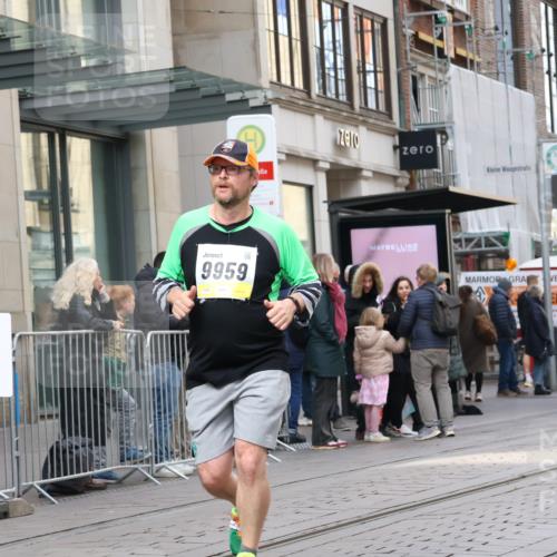 05.10.2025 - 20. swb-Marathon Bremen Strokosch-Dieckow http://msf.ph/oto/9278485 05.10.2025 11:15:00 Ziel 8844, 9441, 9643, 9767, 9768, 9959, 10976, 10984, 11112, 11113, 11293, 11635, 8844, 9441, 9643, 9767, 9768, 9959, 10976, 10984, 11112, 11113, 11293, 11635 meine-sportfotos.de
